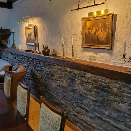 Antikes Haus An Der Mosel * Kinheim