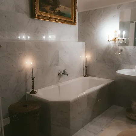 Апартаменты Antikes Haus An Der Mosel Kinheim