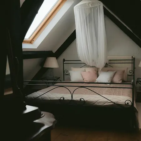 Antikes Haus An Der Mosel