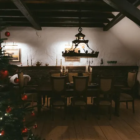Antikes Haus An Der Mosel Kinheim